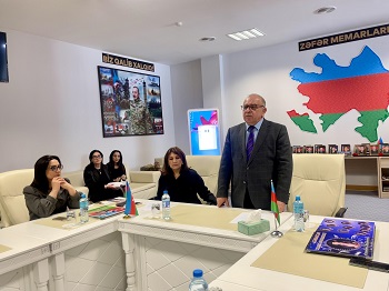 "Mərkəzi Elmi Kitabxanada Aprel döyüşləri şəhidlərinin xatirəsinə həsr olunmuş anım tədbiri keçirilib"