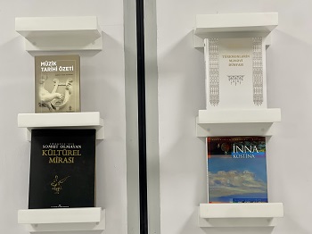 "MEK-də Beynəlxalq Mədəniyyət Günü ilə əlaqəli kitab sərgisi keçirilir"