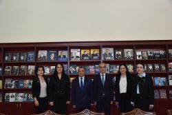 "MEK-in direktoru “Heydər Əliyev Azərbaycanda müasir kitabxana quruculuğunun banisidir” mövzusunda keçirilən elmi konfra