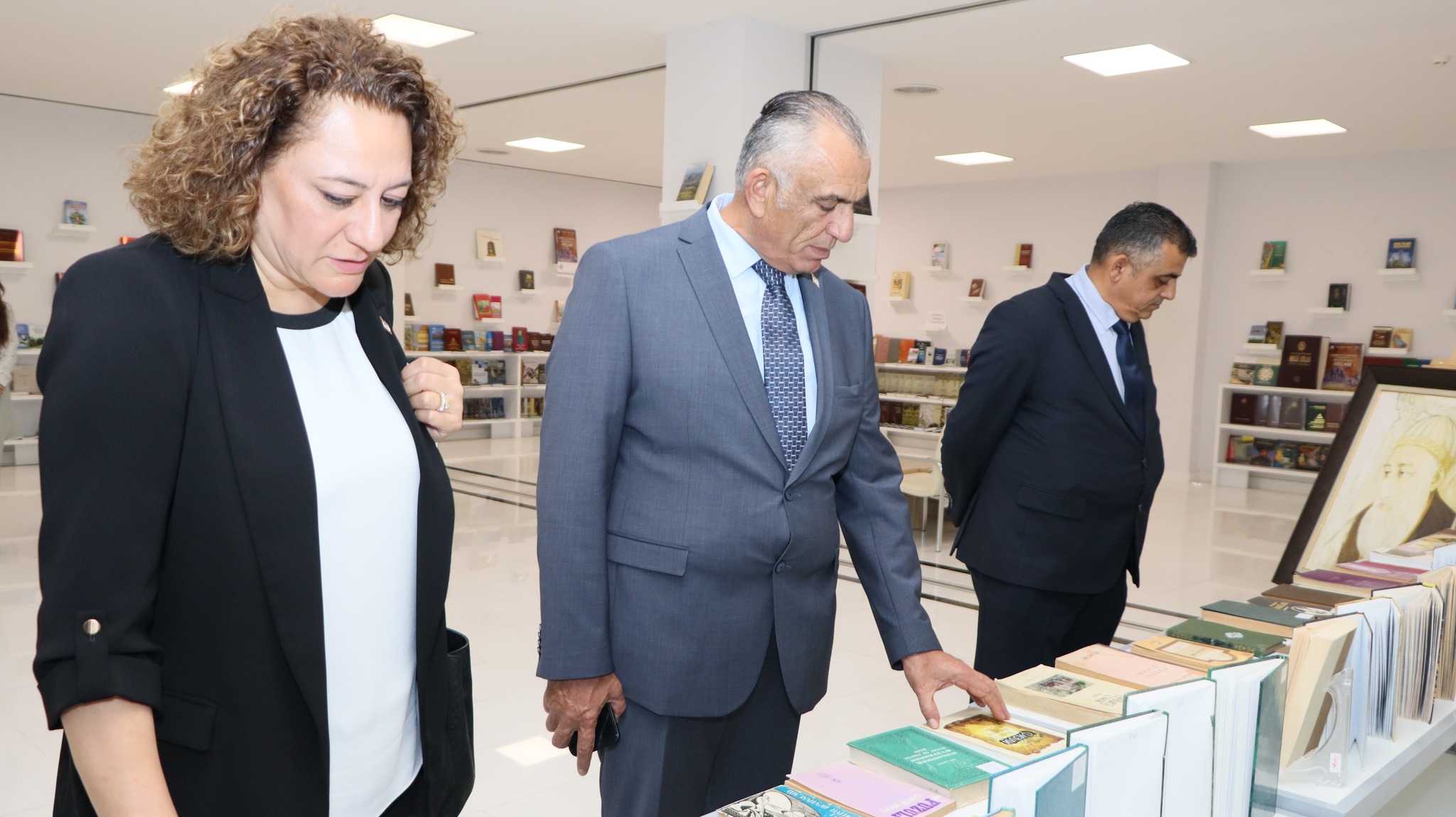 "Şimali Kiprin rəsmi nümayəndələri MEK-i ziyarət edib"