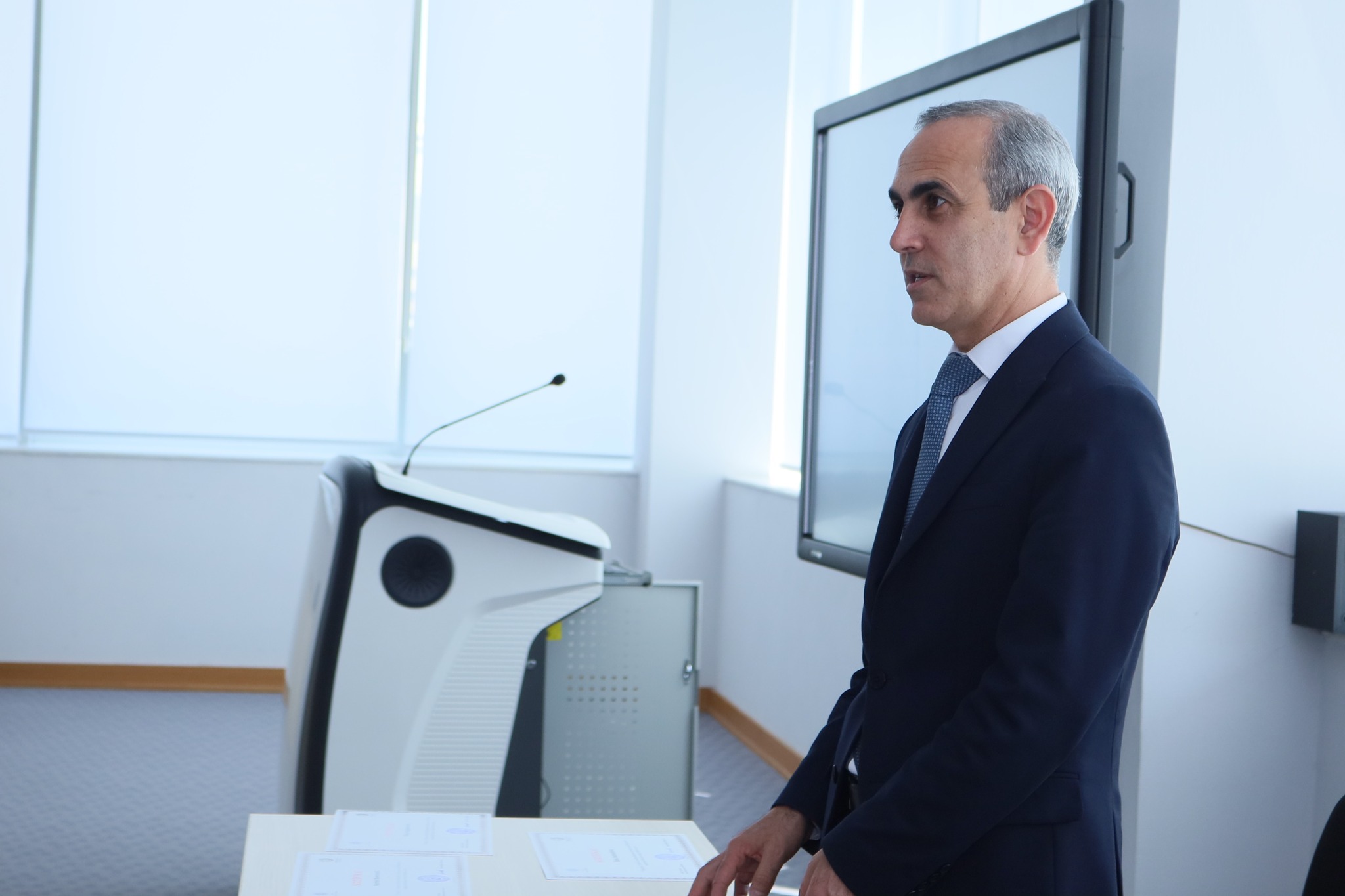 "MEK-də təlim keçən bir qrup gənc sertifikatla təltif olunub"