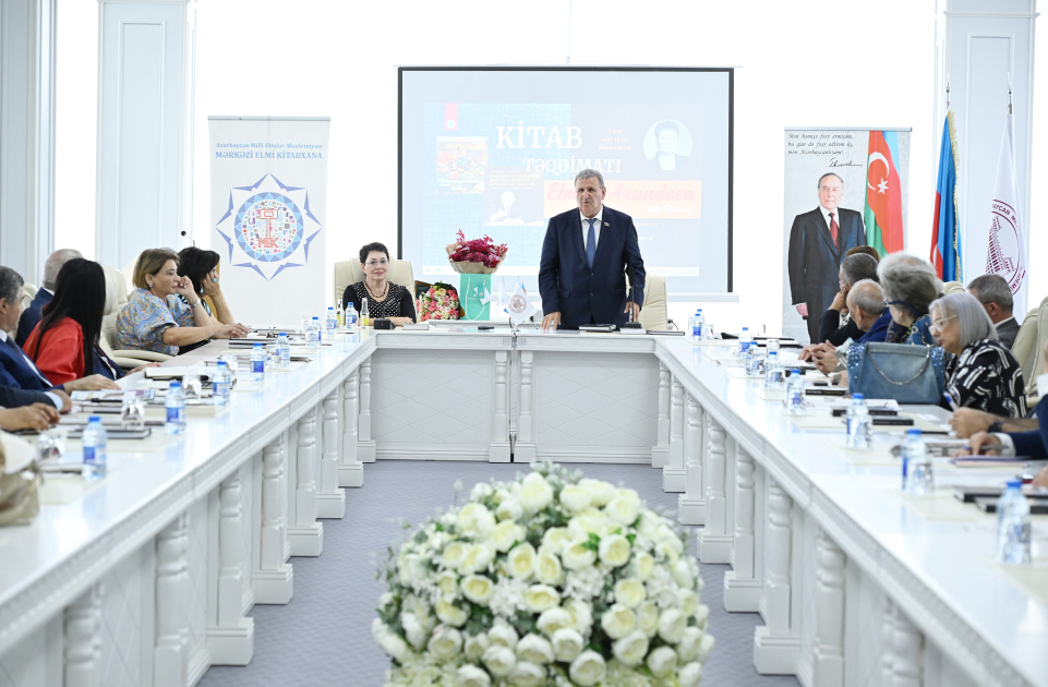 "MEK-də Xalq yazıçısı Elmira Axundovanın kitablarının təqdimatı keçirilib"