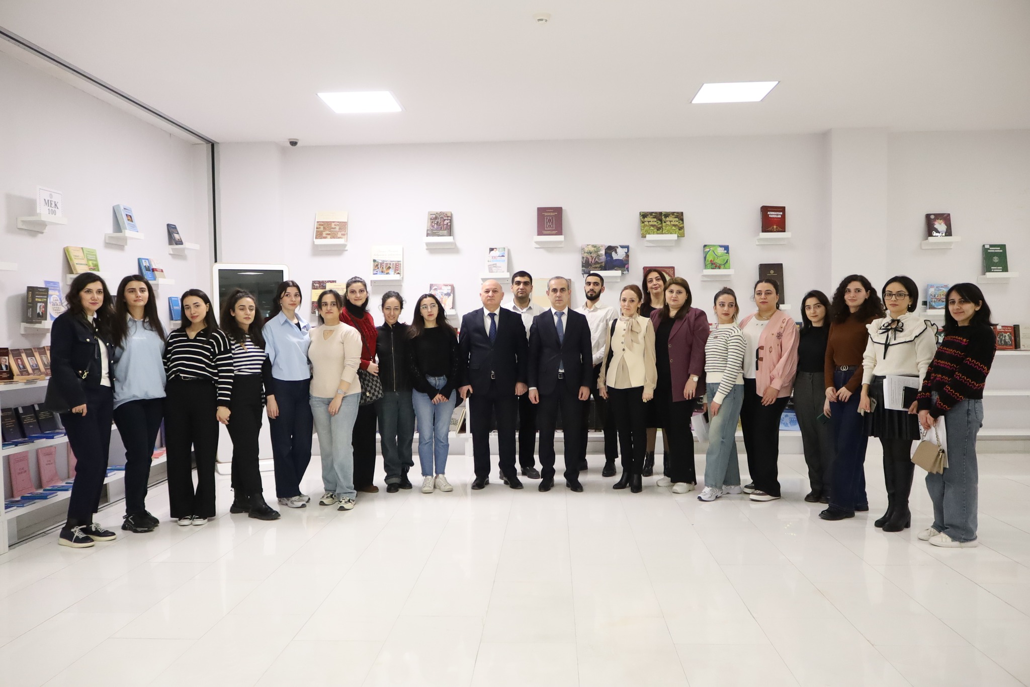 Bakı Avrasiya Universitetinin magistrant və doktorantları üçün MEK-də açıq dərs keçirilib