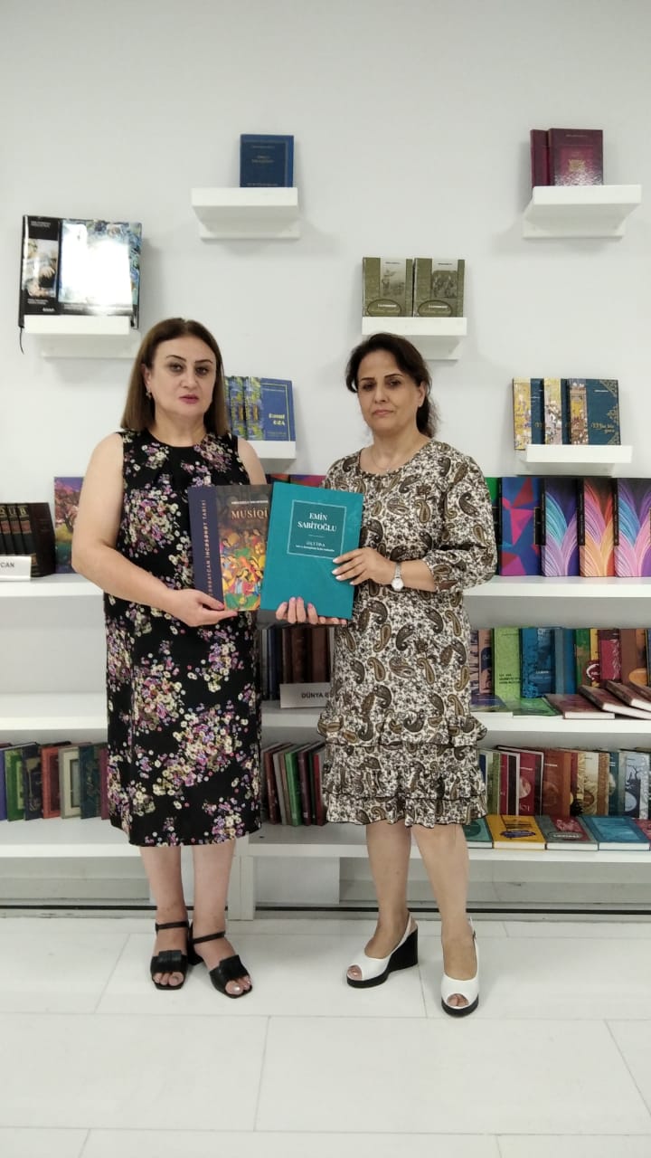 "Kitab bağışlama aksiyası çərçivəsində MEK Azərbaycan Dövlət Mədəniyyət və İncəsənət Universitetinə kitablar hədiyyə edi