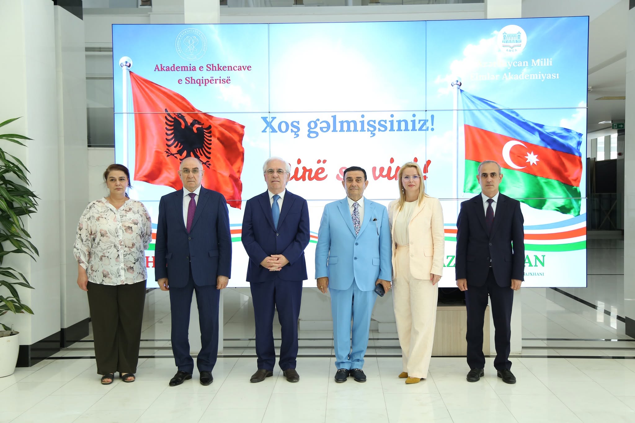 Albaniya Elmlər Akademiyasının nümayəndə heyəti MEK-in qonağı olub