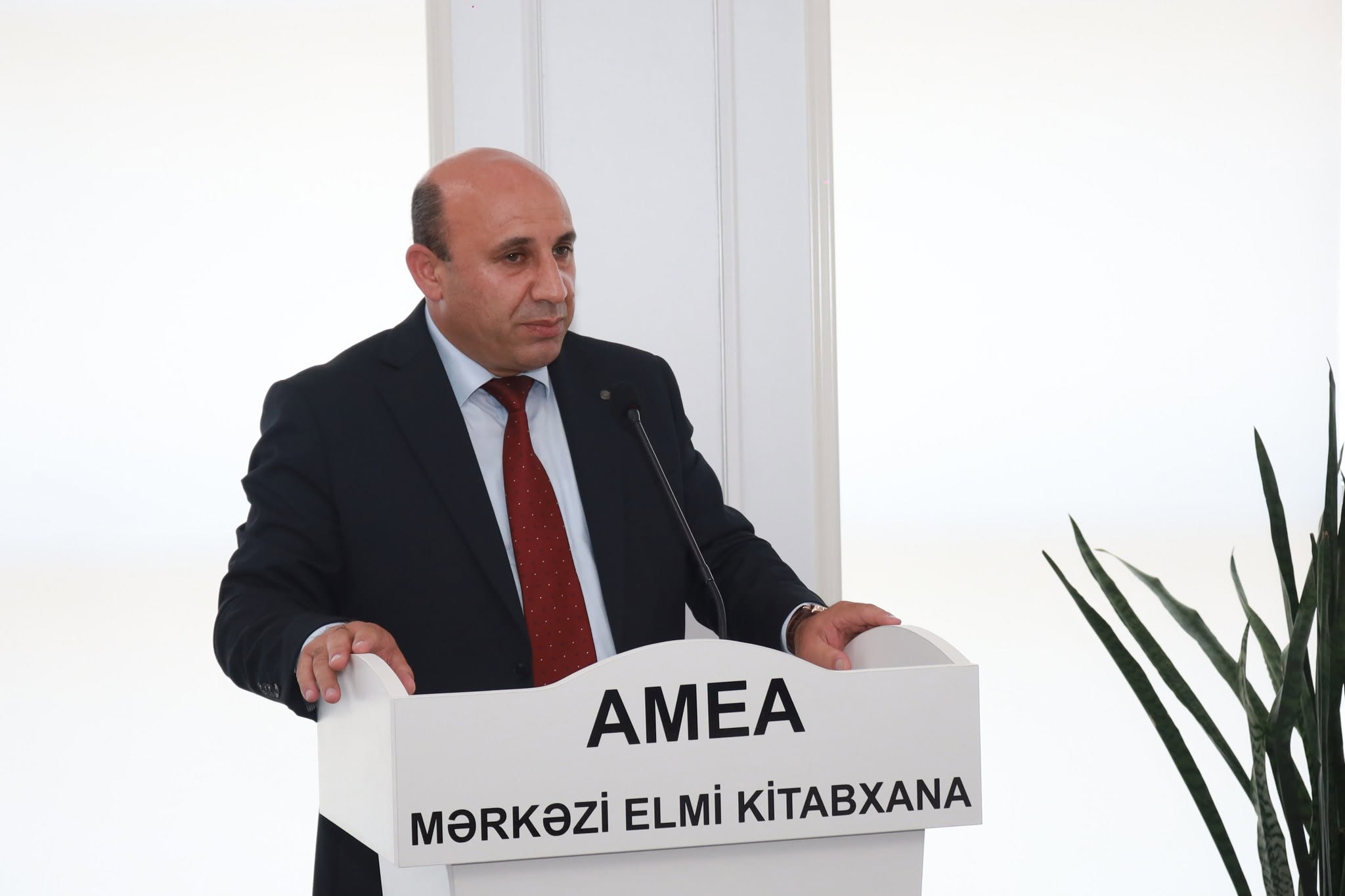 AMEA Azad Həmkarlar İttifaqının sədri s.e.ü.f.d., dosent Sənan Həsənovun “Azərbaycanın müasir inkişaf konsepsiyasının təməl mərhələsi” adlı lektoriyadakı çıxışını təqdim edirik