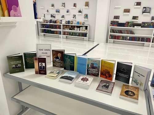 "AMEA Mərkəzi Elmi Kitabxanasında yeni daxil olan nəşrlərdən ibarət sərgi hazırlanıb"